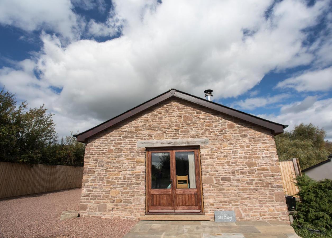 The Old Dairy - Boutique Countryside Cottage At Harrys Cottages Pen-y-Clawdd المظهر الخارجي الصورة