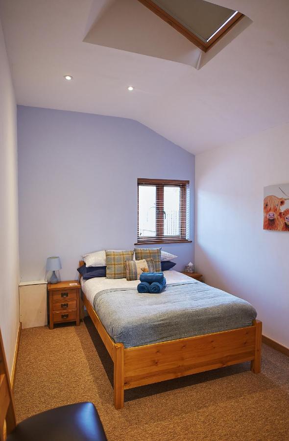 The Old Dairy - Boutique Countryside Cottage At Harrys Cottages Pen-y-Clawdd المظهر الخارجي الصورة